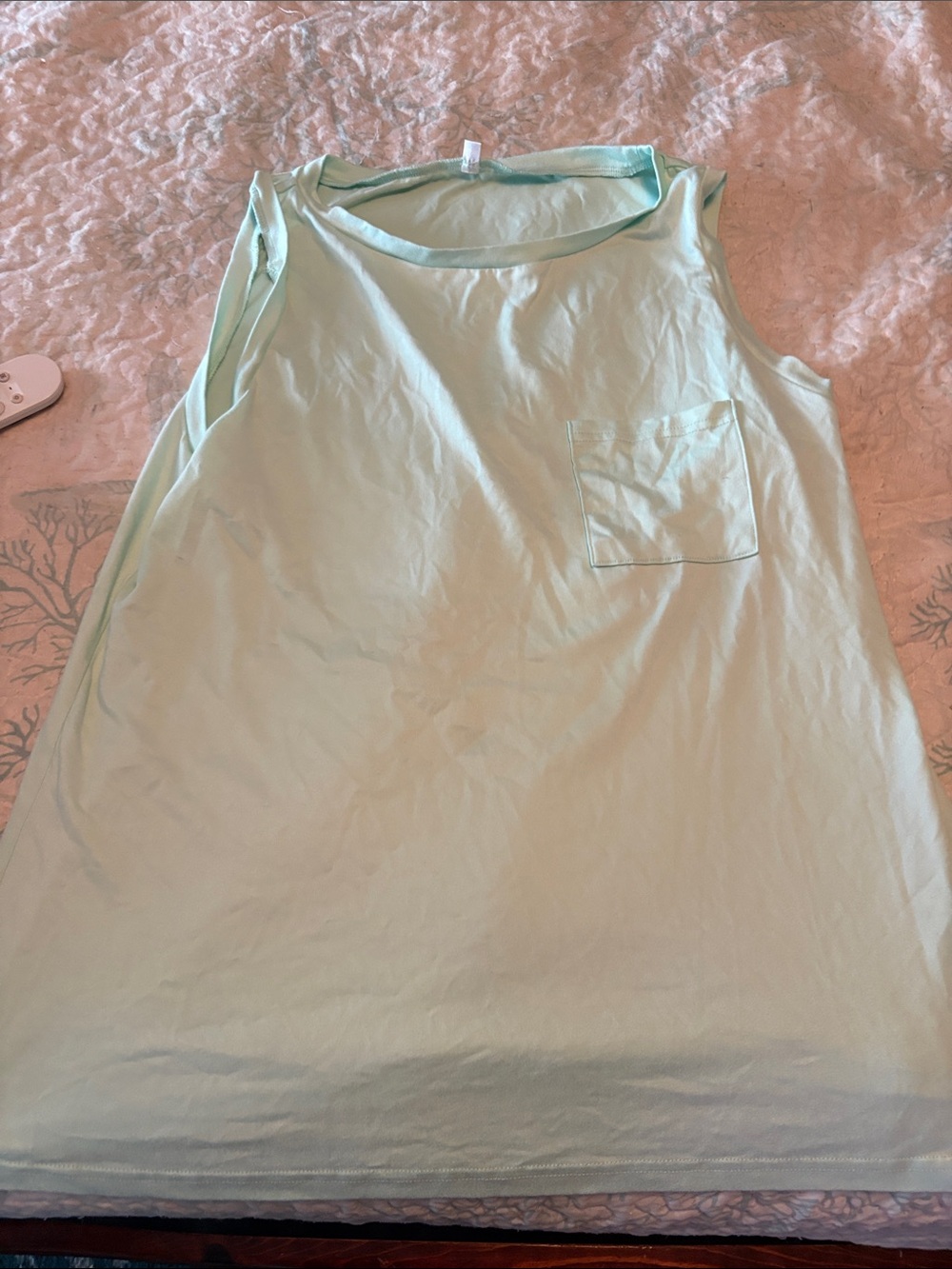 Women's Sleeveless Pocket Tank Top - Light Mint